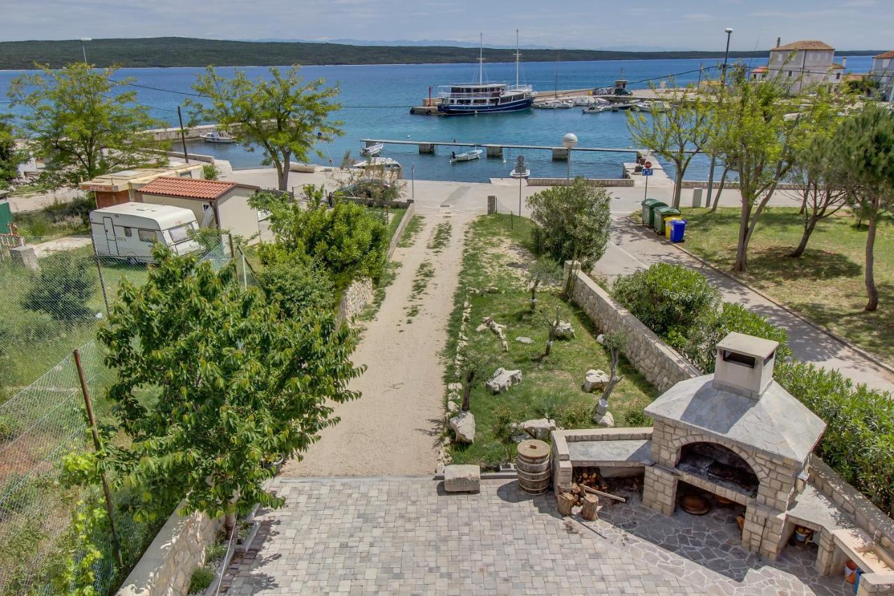 Apartments And Rooms By The Sea Nerezine, Losinj - 11815 Eksteriør billede