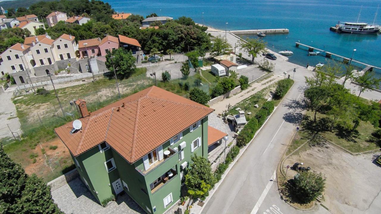 Apartments And Rooms By The Sea Nerezine, Losinj - 11815 Eksteriør billede
