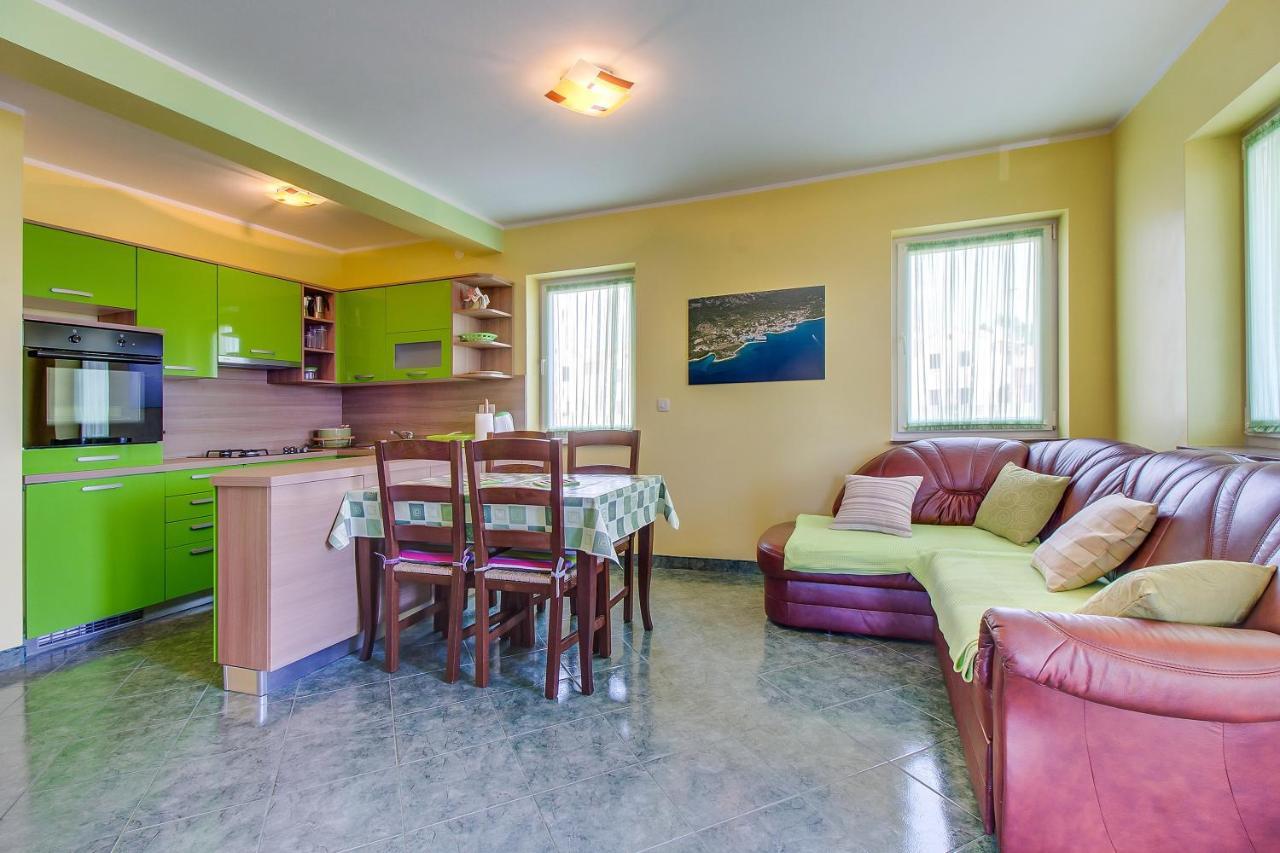Apartments And Rooms By The Sea Nerezine, Losinj - 11815 Eksteriør billede