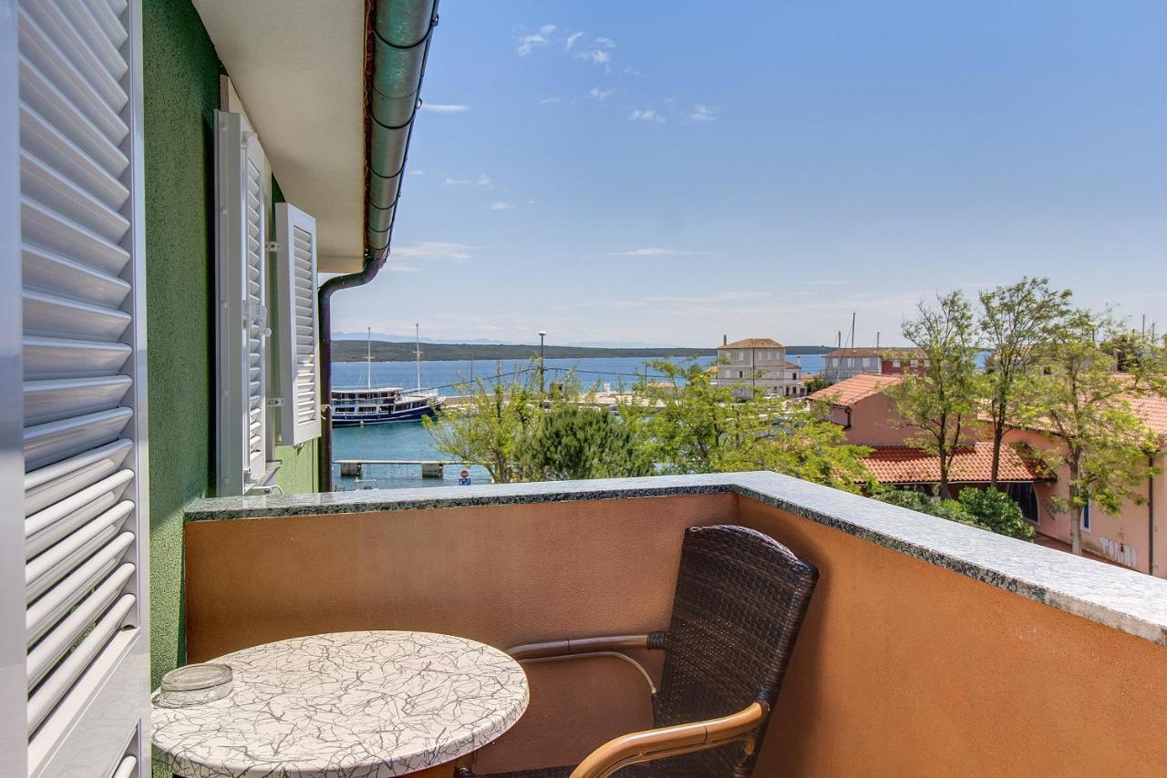 Apartments And Rooms By The Sea Nerezine, Losinj - 11815 Eksteriør billede