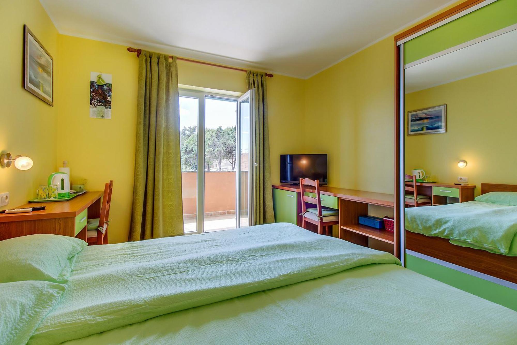 Apartments And Rooms By The Sea Nerezine, Losinj - 11815 Værelse billede
