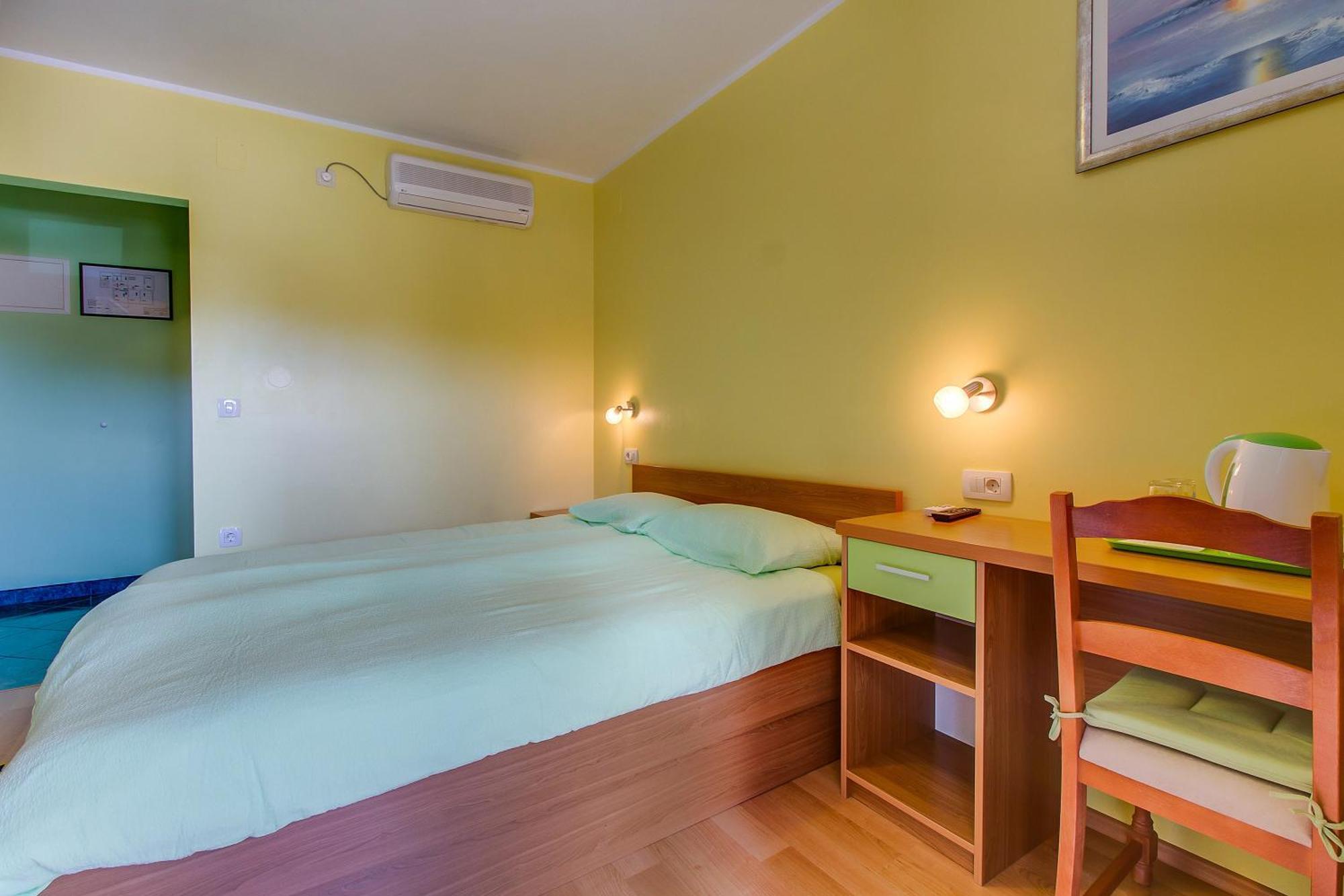 Apartments And Rooms By The Sea Nerezine, Losinj - 11815 Værelse billede